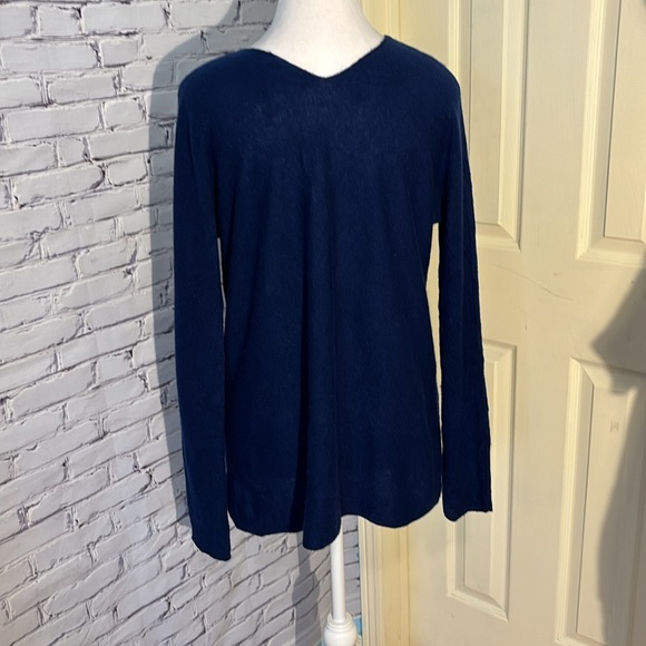 EUC 100% Cashmere VINCE Sweater - Picture 4 of 6